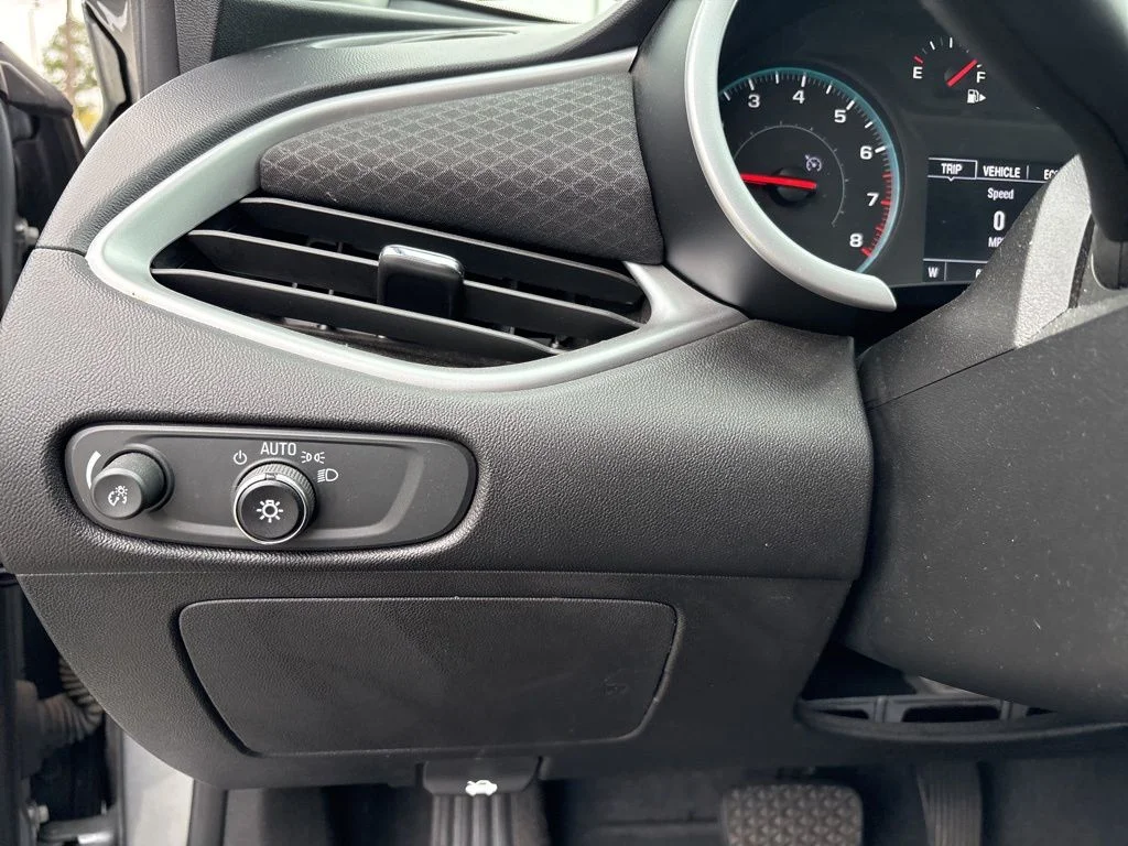 Used 2024 Gray Chevrolet LT image 17