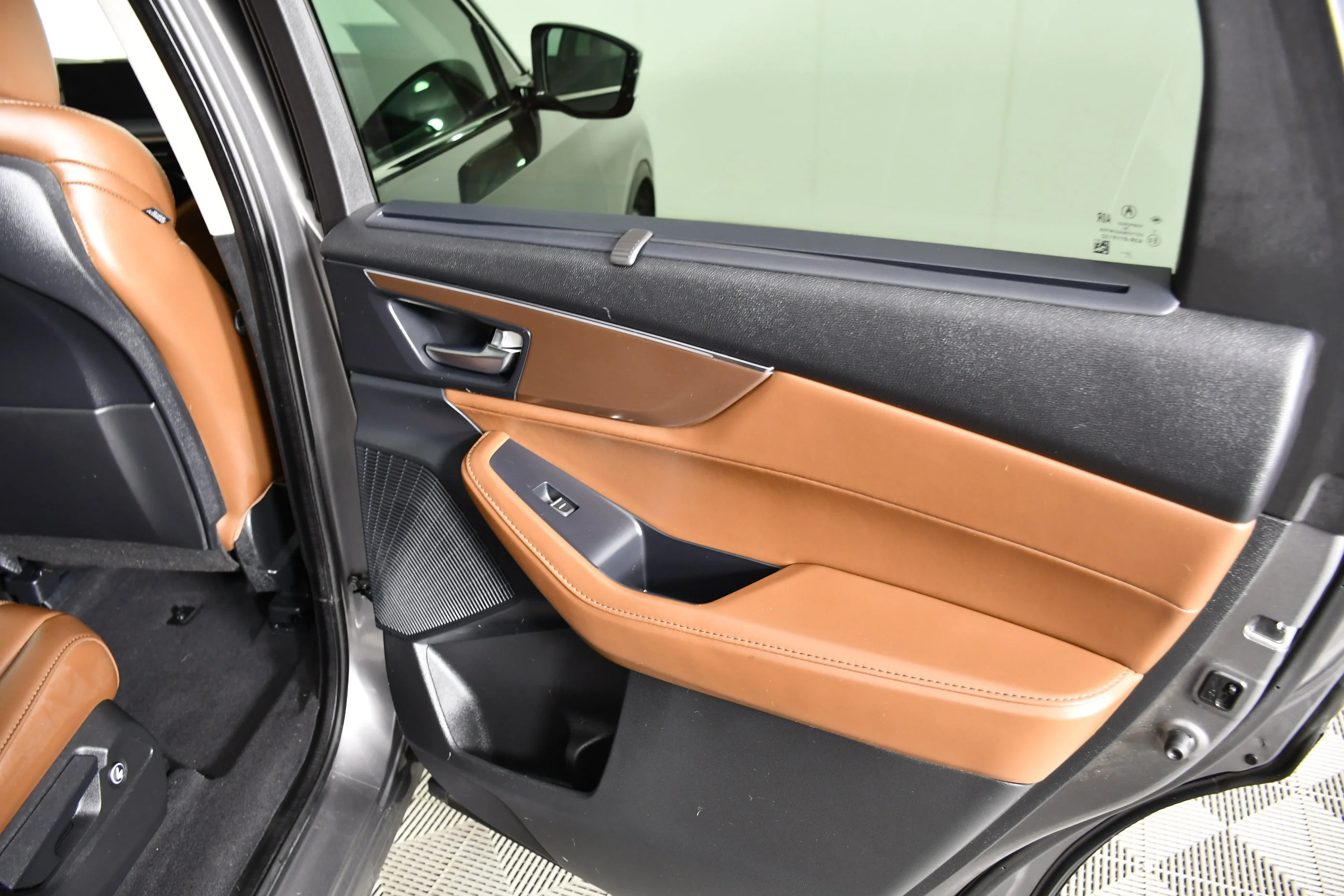 Certified Used 2024 Liquid Carbon Metallic Acura w/Technology Package image 43