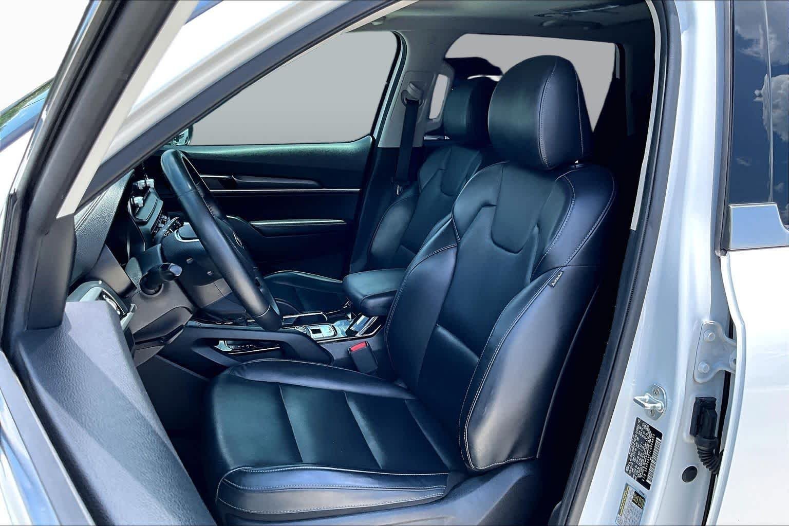 Used 2020 Snow White Pearl Kia S image 8