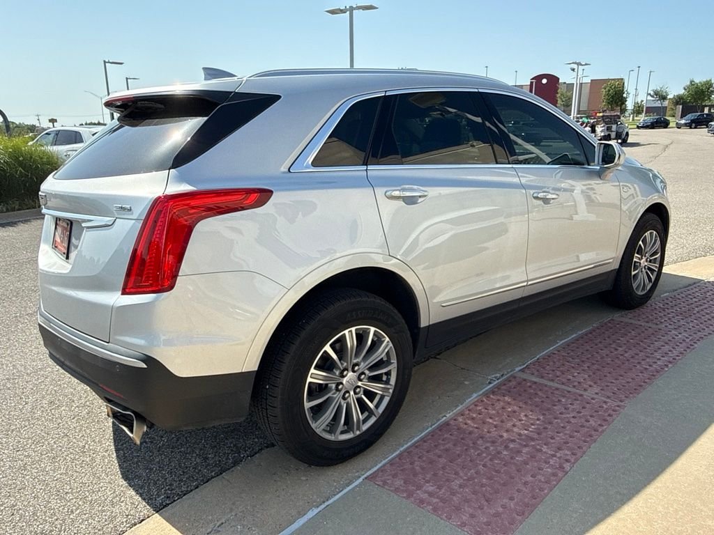 Used 2018 Silver Cadillac Luxury image 4