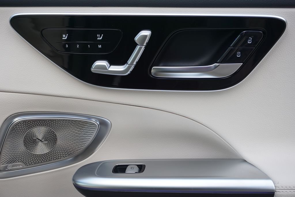 2025 Mercedes-Benz C-Class Sedan C 300 - Photo 60