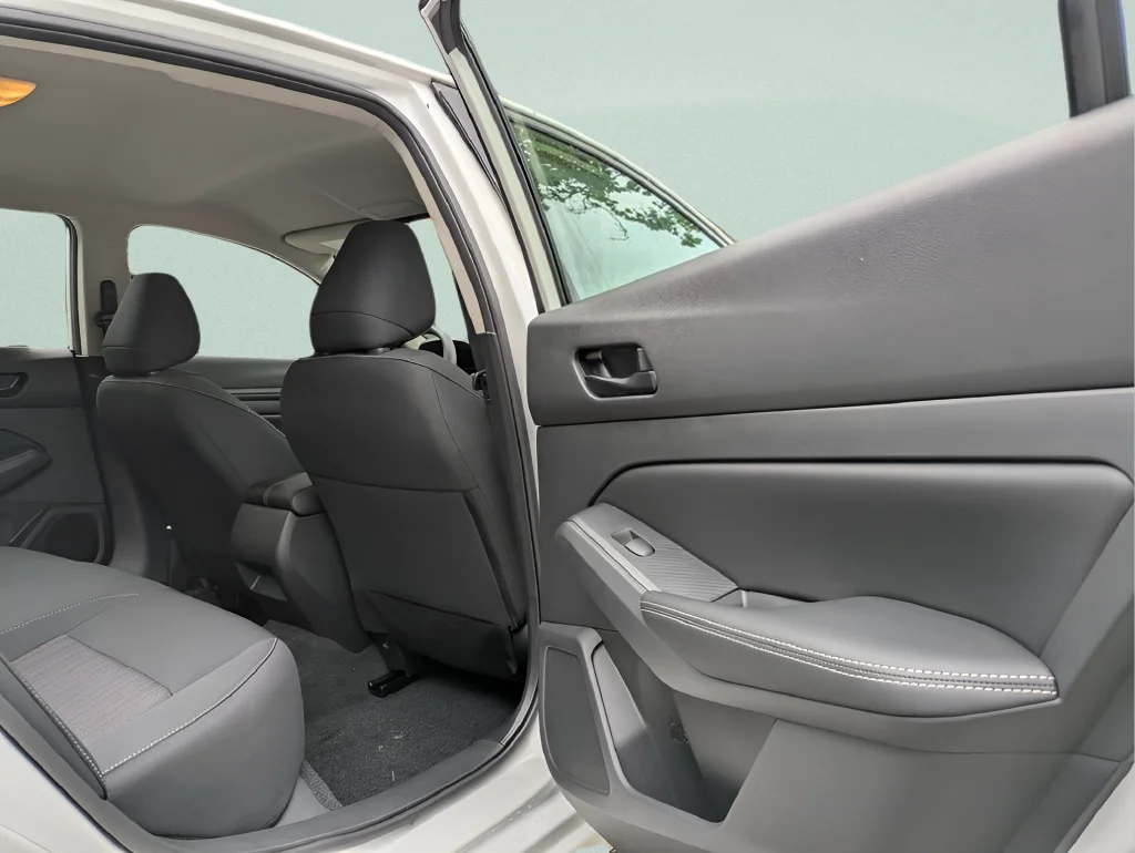 New 2026 White Nissan 2.5 SV image 19