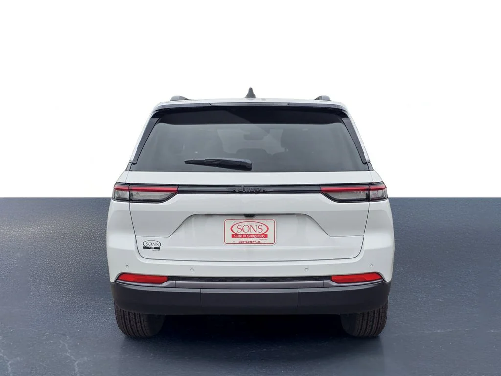 New 2026 Bright White Clear-Coat Exterior Paint Jeep Altitude image 10