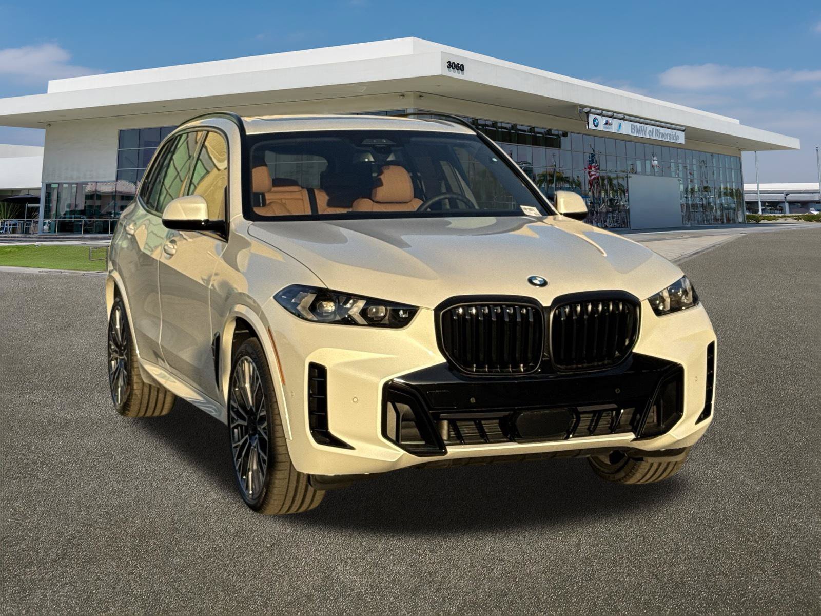 New 2026 Mineral White Metallic BMW sDrive40i image 2