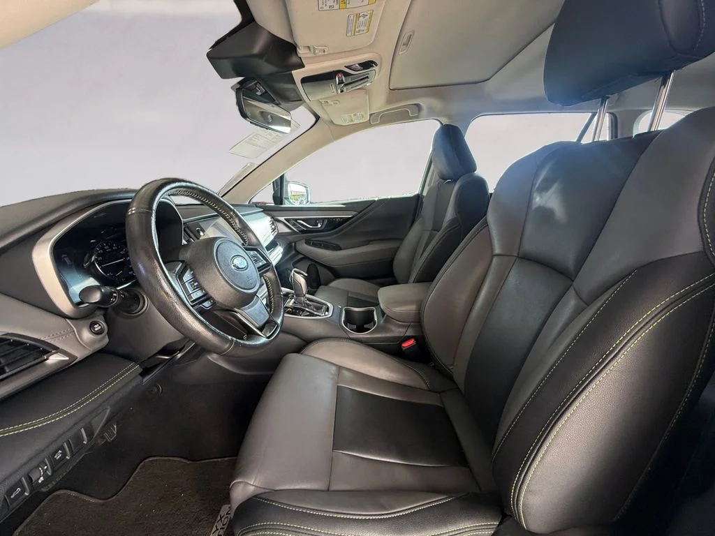 Used 2025 Silver Subaru Onyx Edition image 10