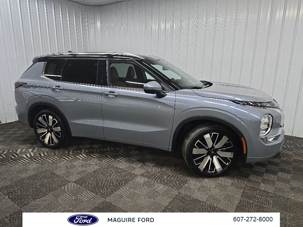 2025 Mitsubishi Outlander SEL S-AWC's photo