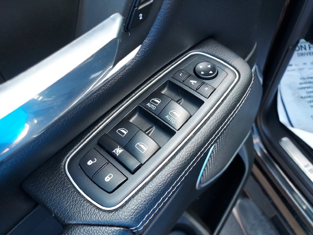 Used 2020 Black Ram Laramie image 11