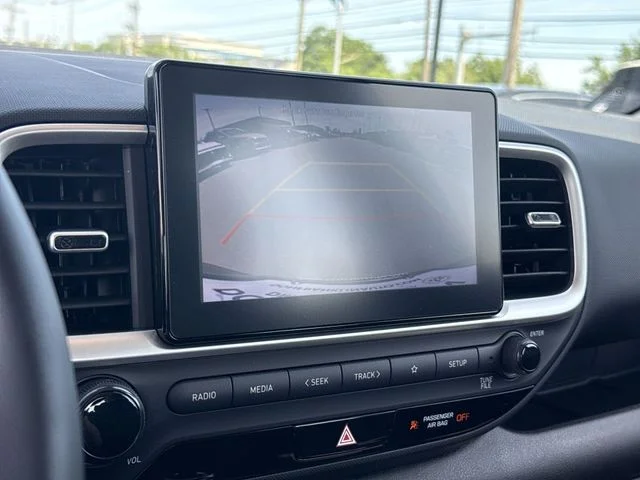 Used 2022 Black Hyundai SEL image 17
