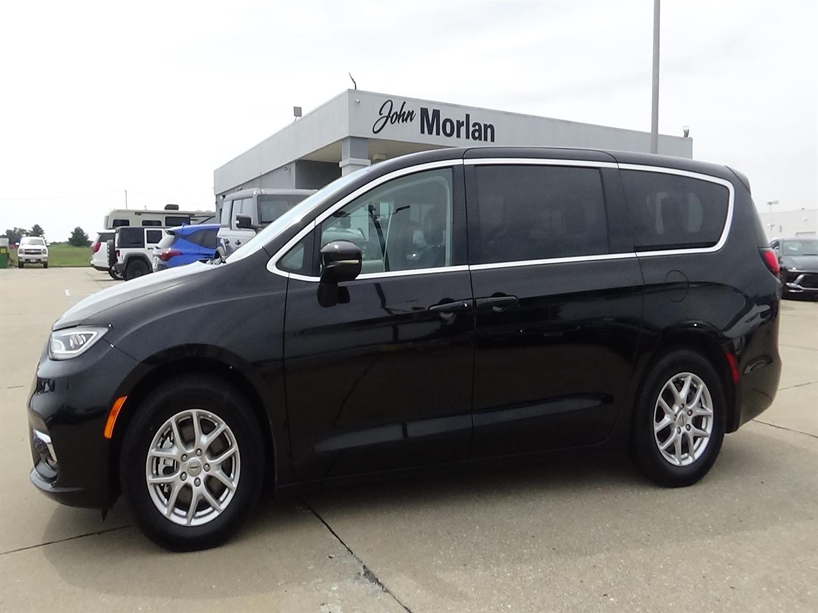 2024 Chrysler Pacifica