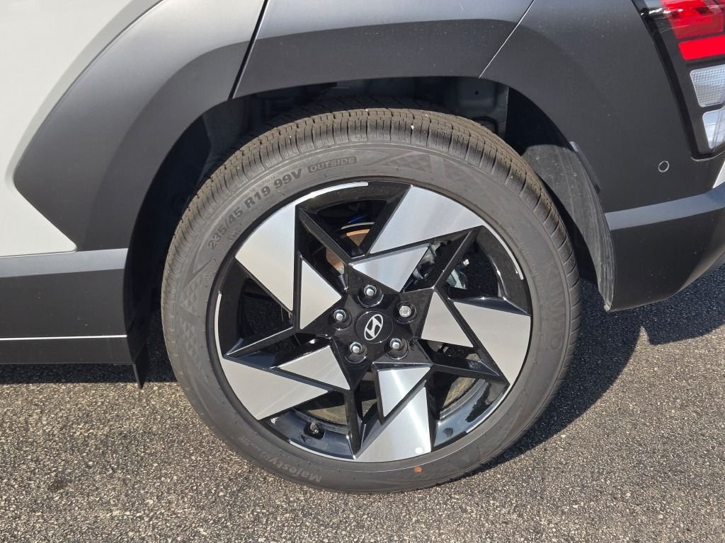 Used 2026 Cyber Gray Metallic Hyundai Limited image 15