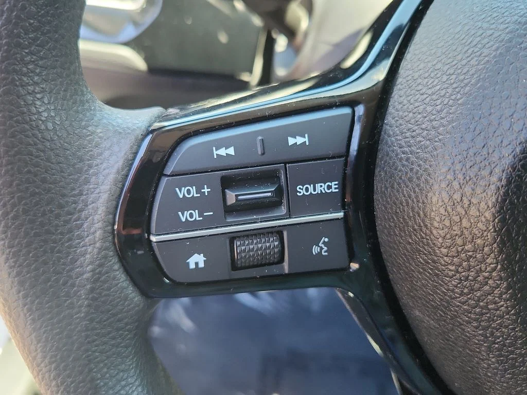Used 2025 White Honda LX image 18