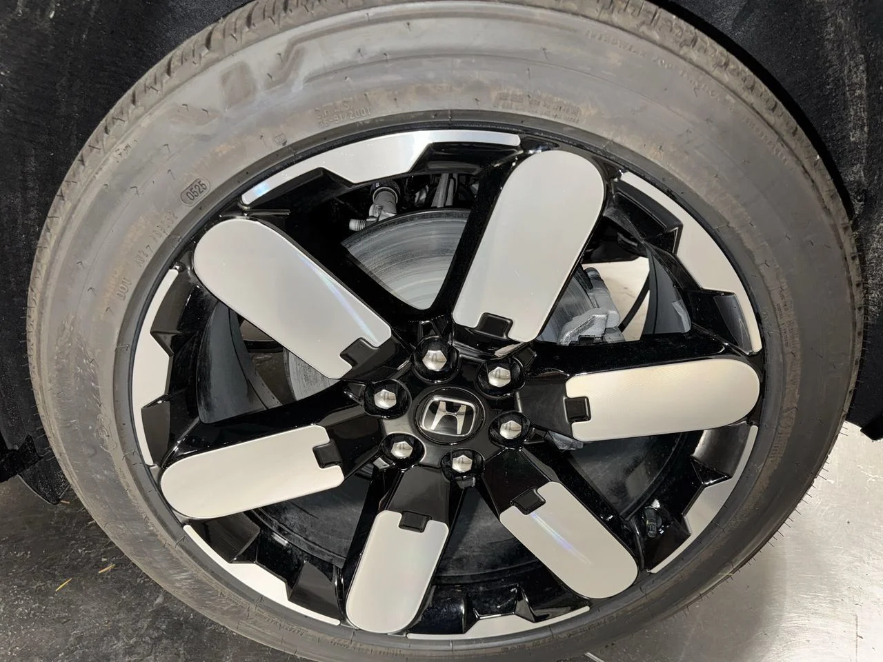 New 2026 Mercury Silver Metallic Honda Elite image 15