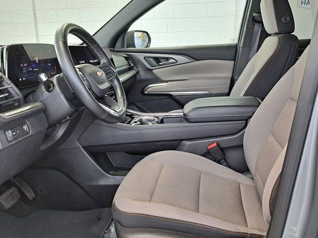 2025 Chevrolet Traverse LT - Photo 23