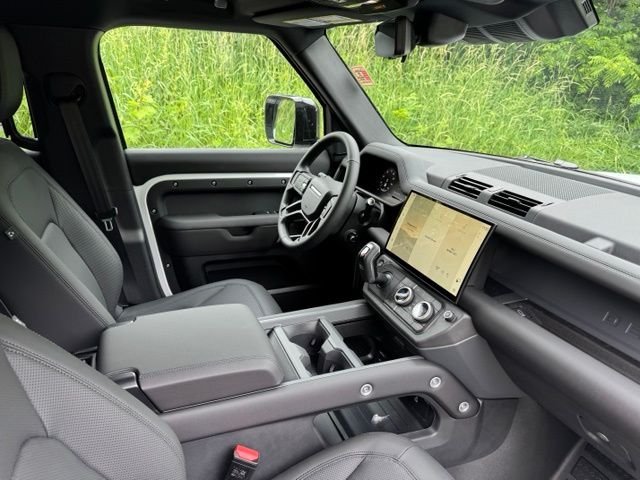New 2026 Fuji White Land Rover X-Dynamic SE image 19