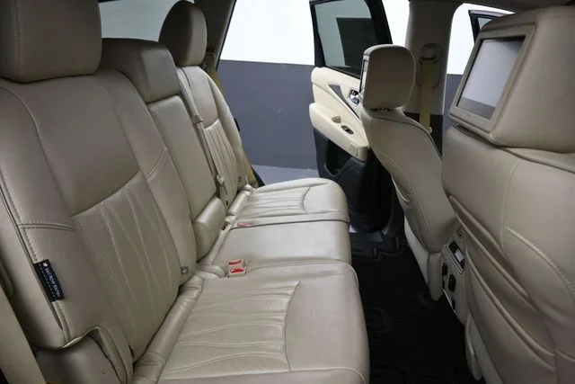 Used 2019 Black INFINITI LUXE image 24