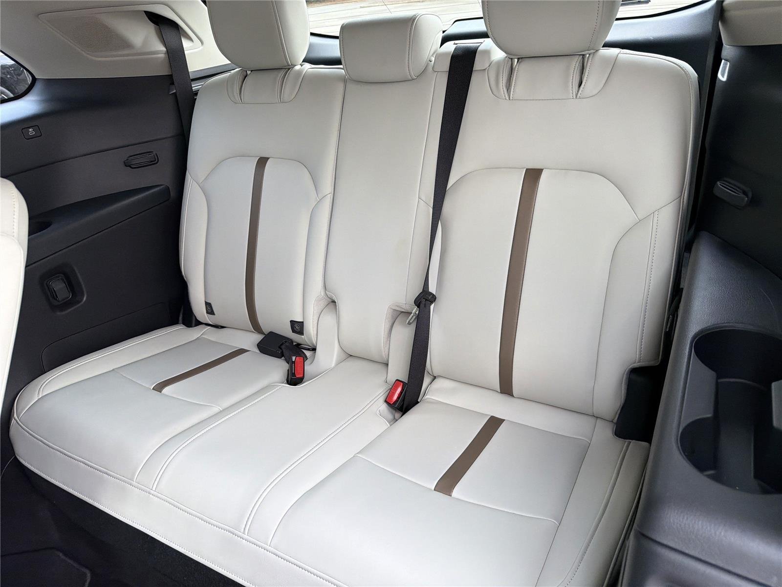 Used 2024 Rhodium White Premium Mazda 3.3 Turbo Premium Plus image 26