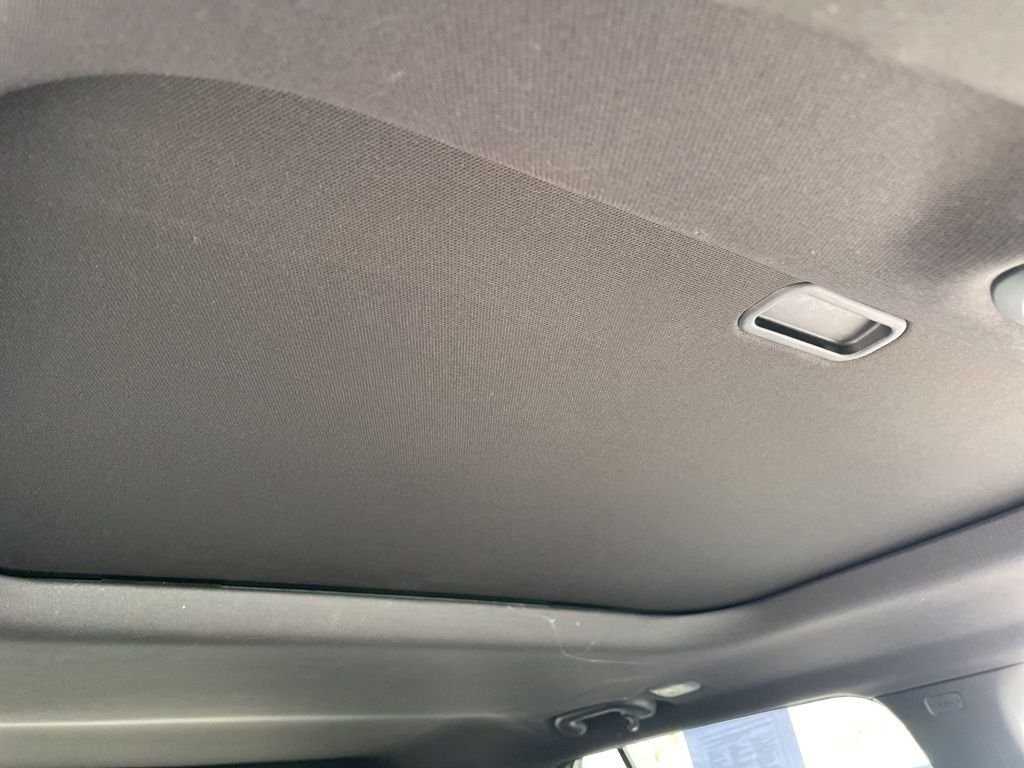 Used 2024 White Jeep Laredo X image 40