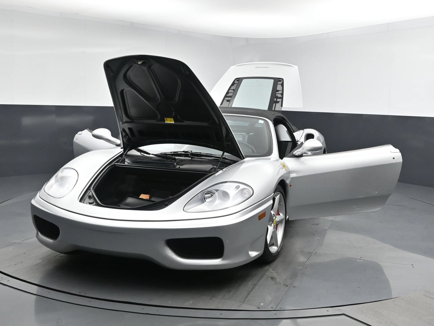 Used 2001 Silver FERRARI  image 25