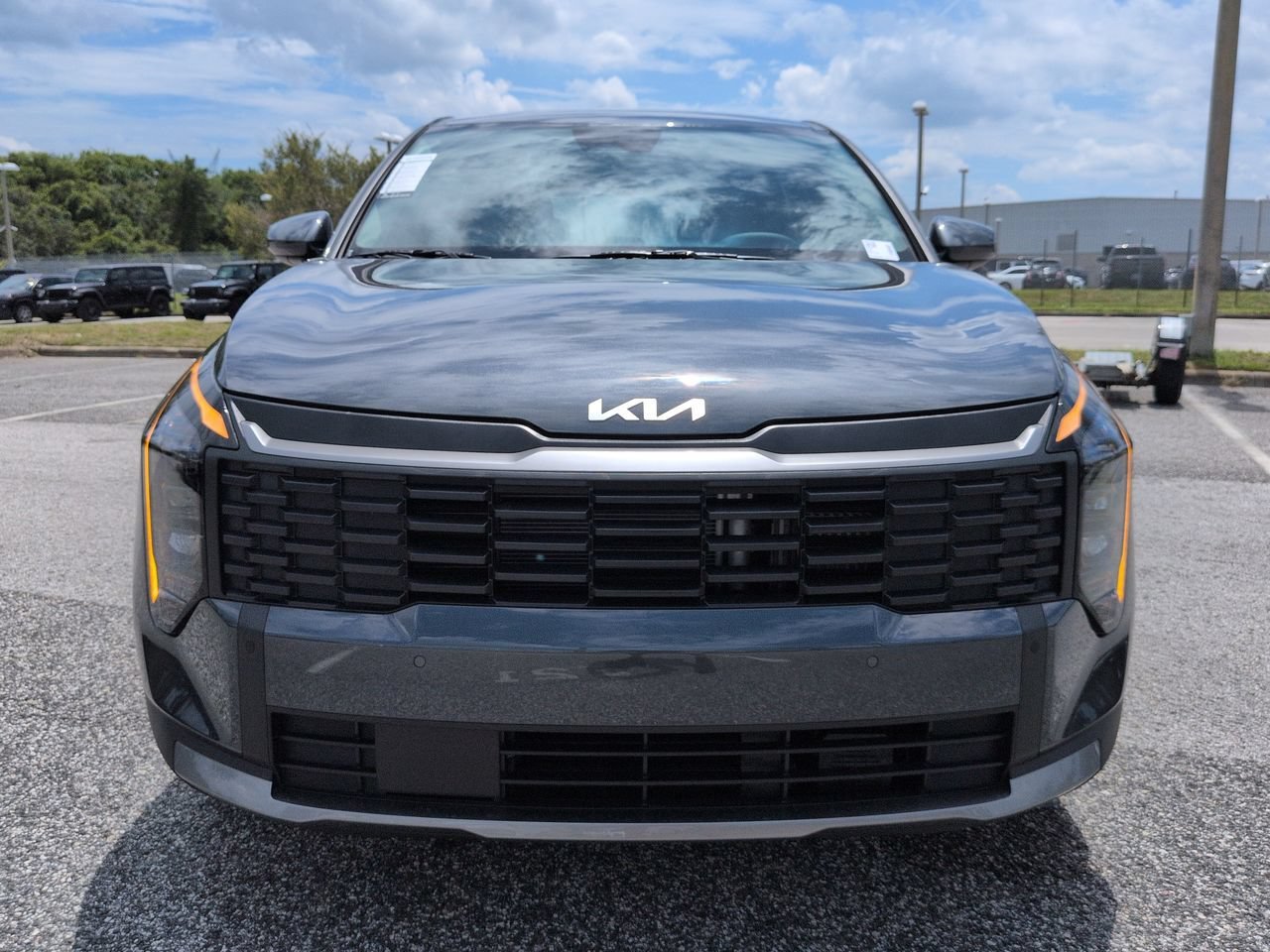 New 2027 Gravity Gray Kia LX image 10