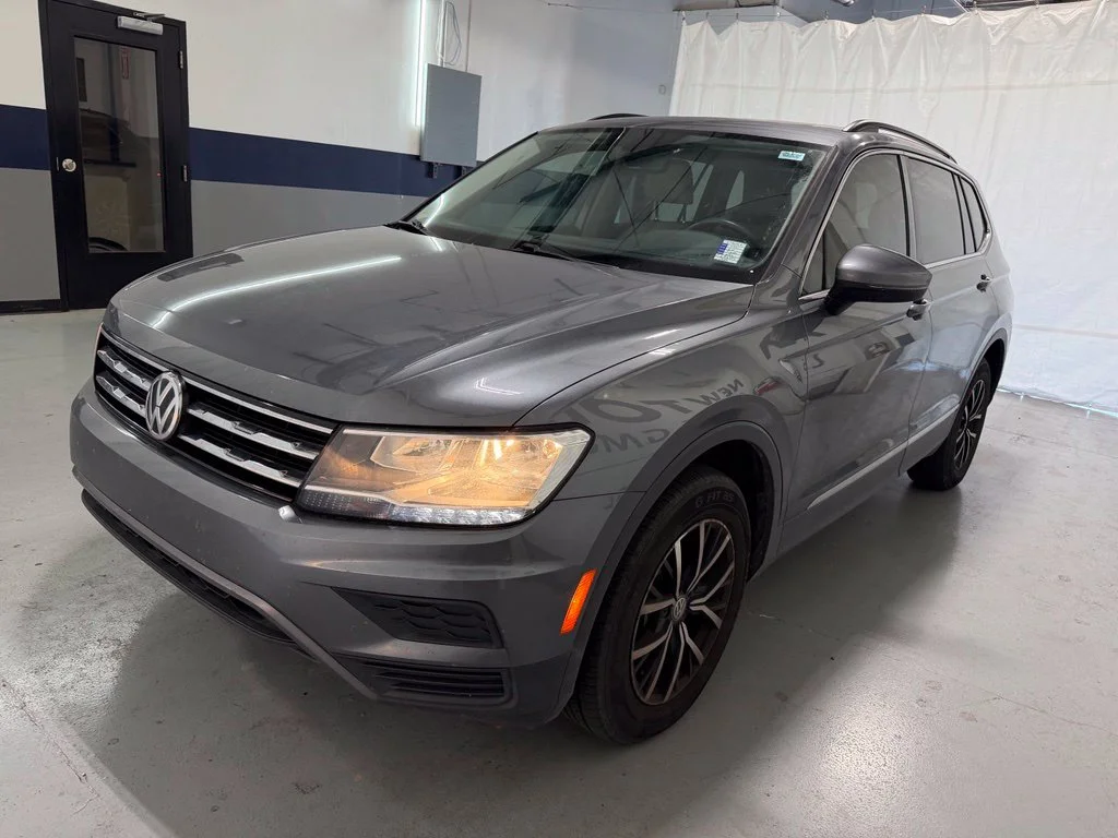 Used 2021 Gray Volkswagen 2.0T SE image 24