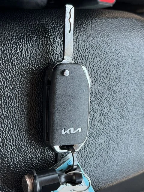 Used 2023 White Kia LXS image 17