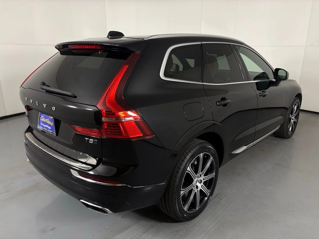 Used 2021 Black Volvo T5 Inscription image 9