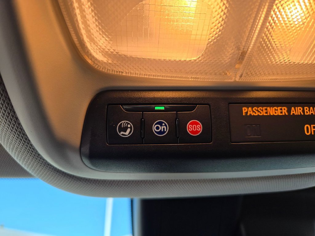 Used 2025 White Chevrolet LT image 8