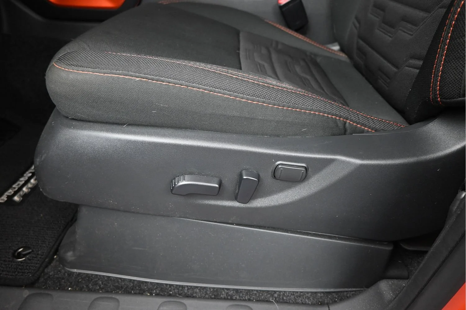 Certified Used 2025 Afterburn Orange Nissan PRO-4X image 10