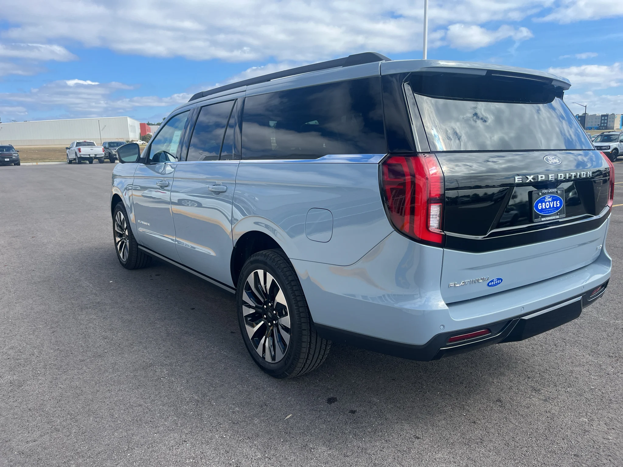 New 2027 Glacier Gray Metallic Tri-Coat Ford MAX Platinum image 6