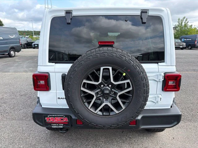 New 2027 White/off-white Jeep Sahara image 4