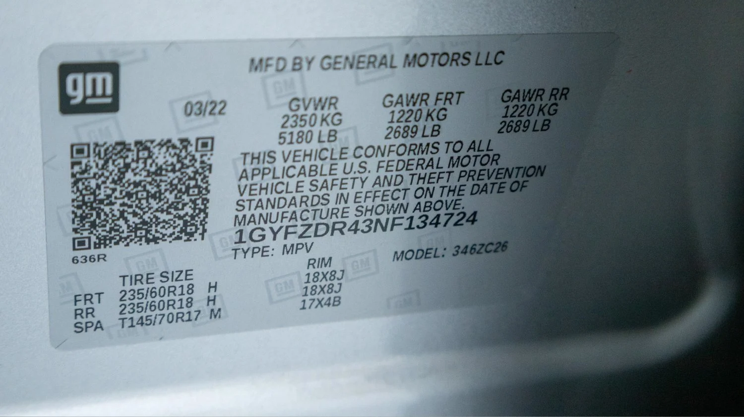 Used 2022 Radiant Silver Metallic Cadillac Premium Luxury image 23