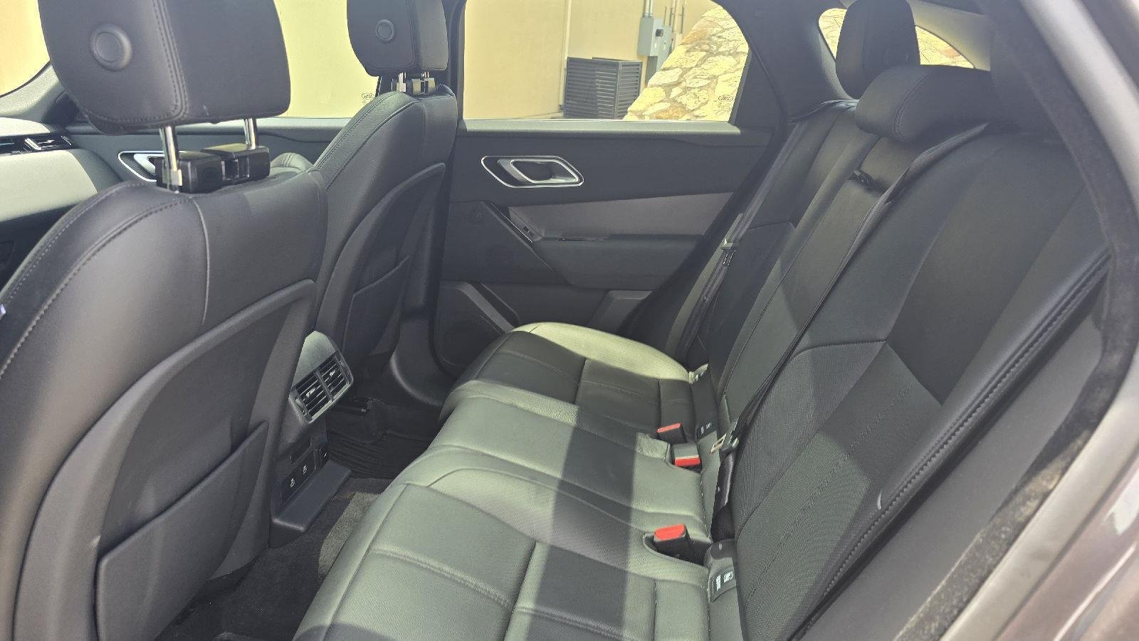 Used 2025 Charente Grey Land Rover Dynamic SE image 8