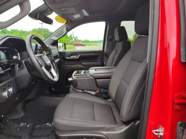 Used 2023 Red GMC Elevation image 13