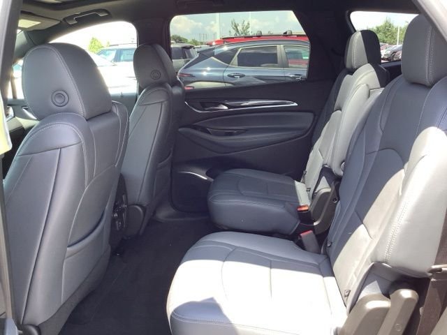 Used 2023 Summit White Buick Essence image 10