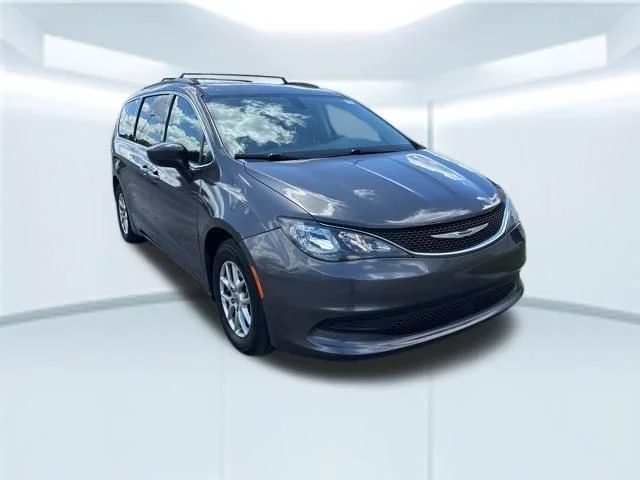 Used 2021 Gray Chrysler LXI image 3