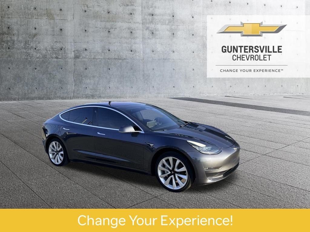 Used 2018  Tesla Long Range image 1
