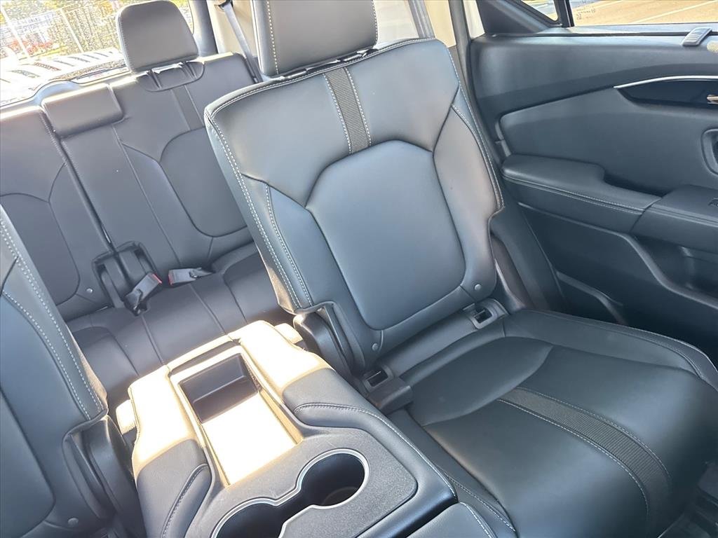 Certified Used 2025 WHITE Honda Touring image 18