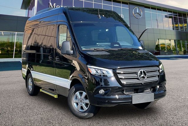 2026 Mercedes-Benz Sprinter 2500 Passenger 144 WB