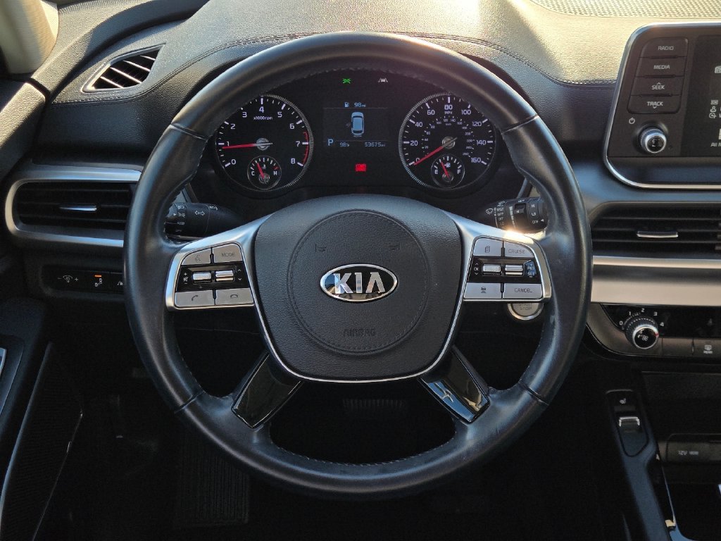 Used 2020 White Kia S image 18