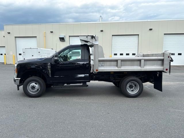 New 2026 Agate Black Metallic Ford XL image 4