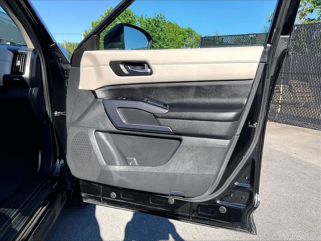 Used 2023 Super Black Nissan SL image 12