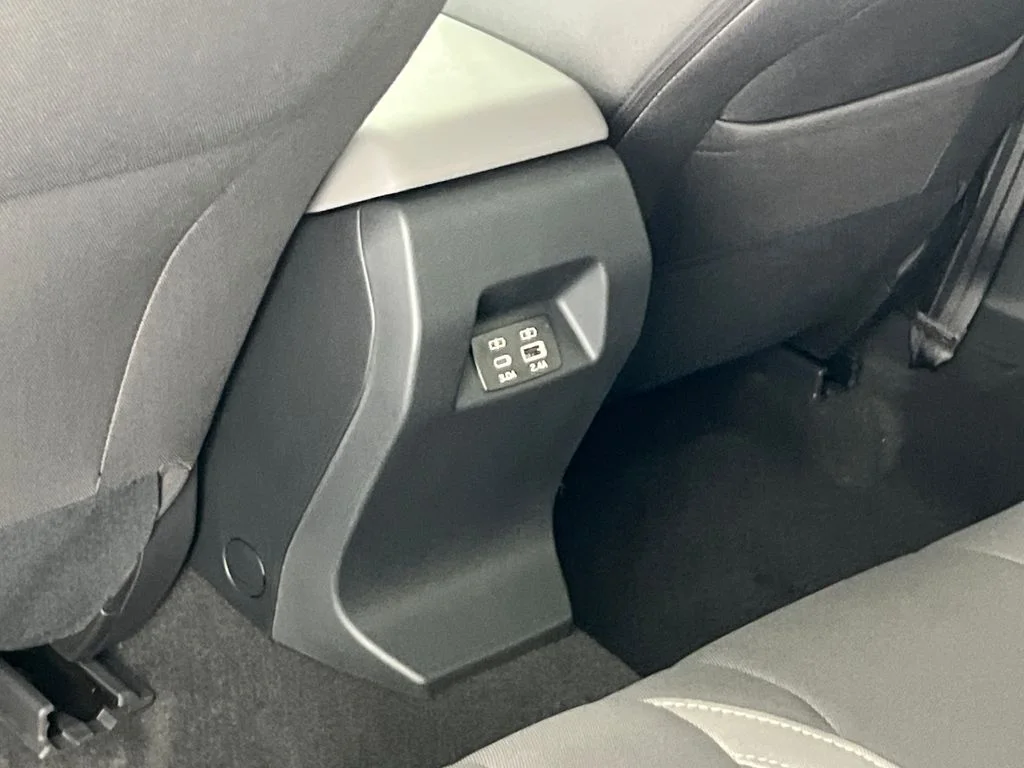 New 2026 ICE SILVER METALLIC Subaru Premium image 34