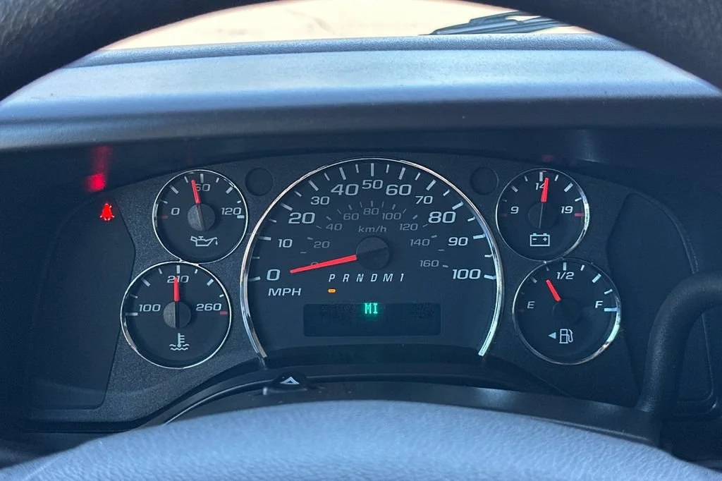 2024 Chevrolet Express Passenger LT - Photo 24