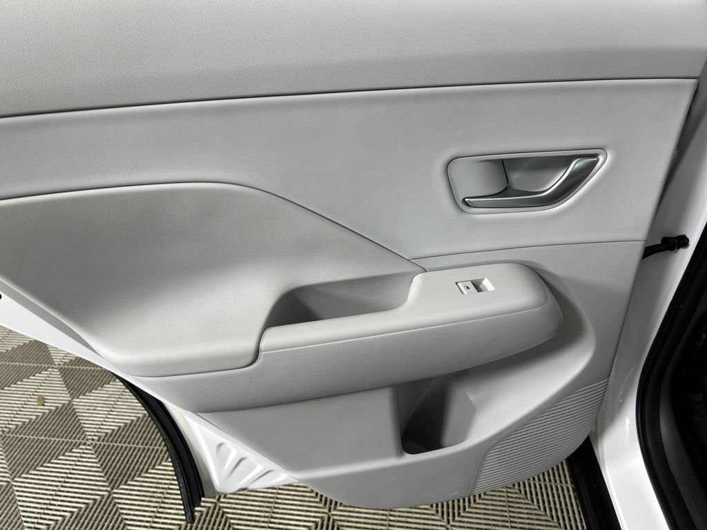 Used 2026 White Hyundai SEL Premium image 16
