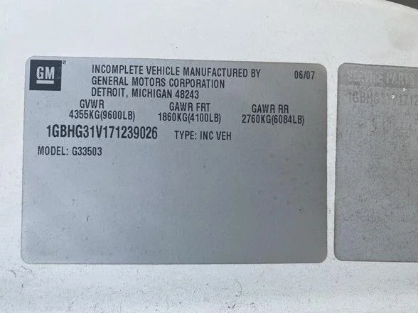 Used 2007 White Chevrolet Work Van image 29