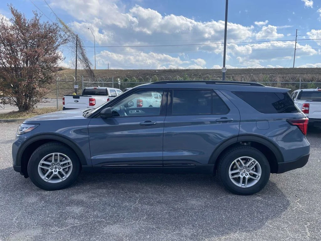 New 2026 Vapor Blue Metallic Ford Active image 6