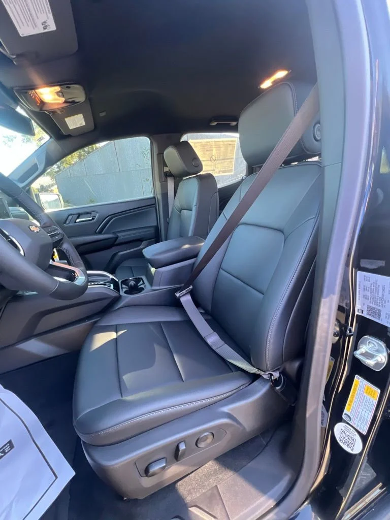 2025 Chevrolet Colorado LT - Photo 15