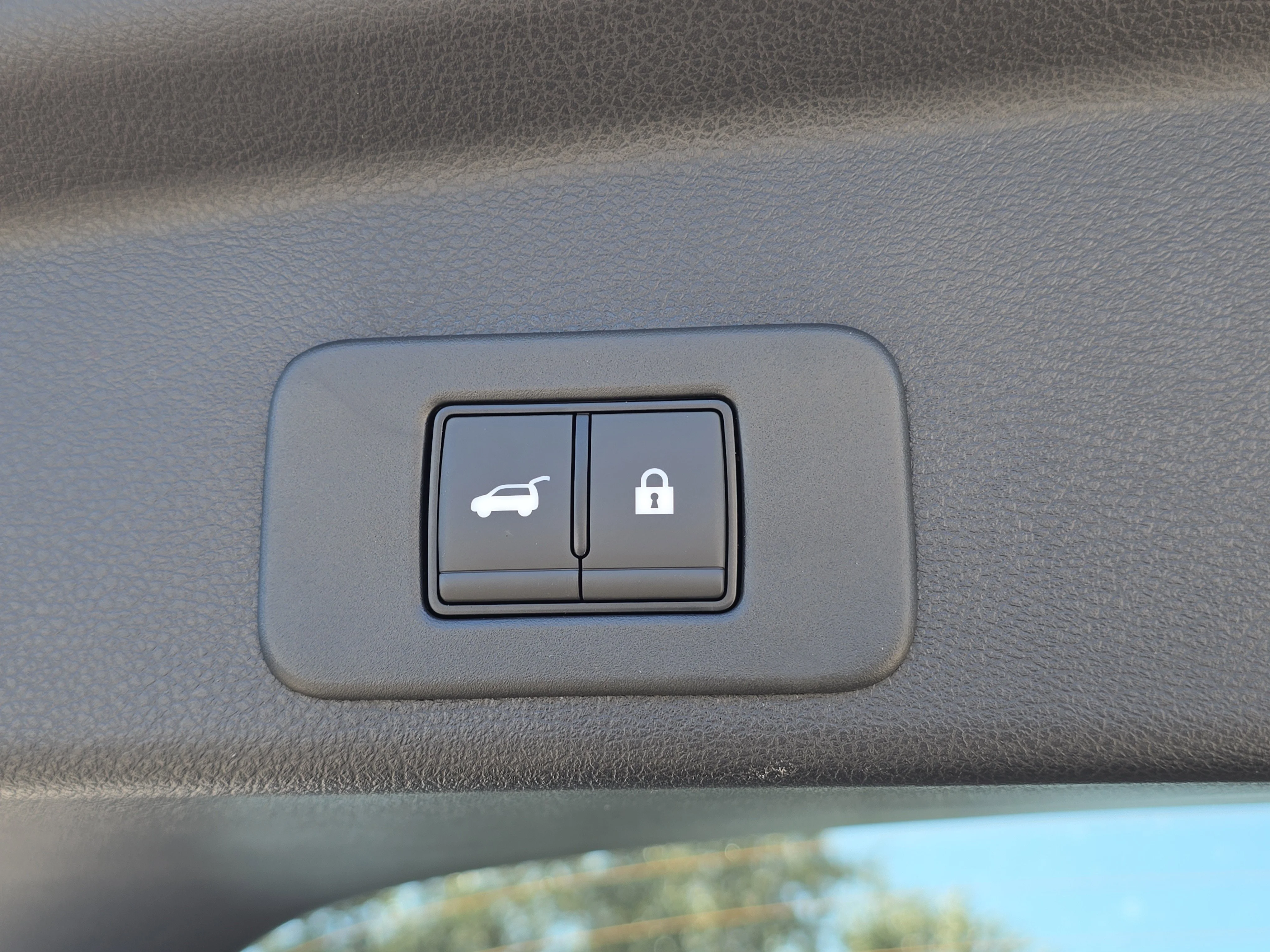 New 2026 Everest White Pearl TriCoat Nissan Platinum image 13