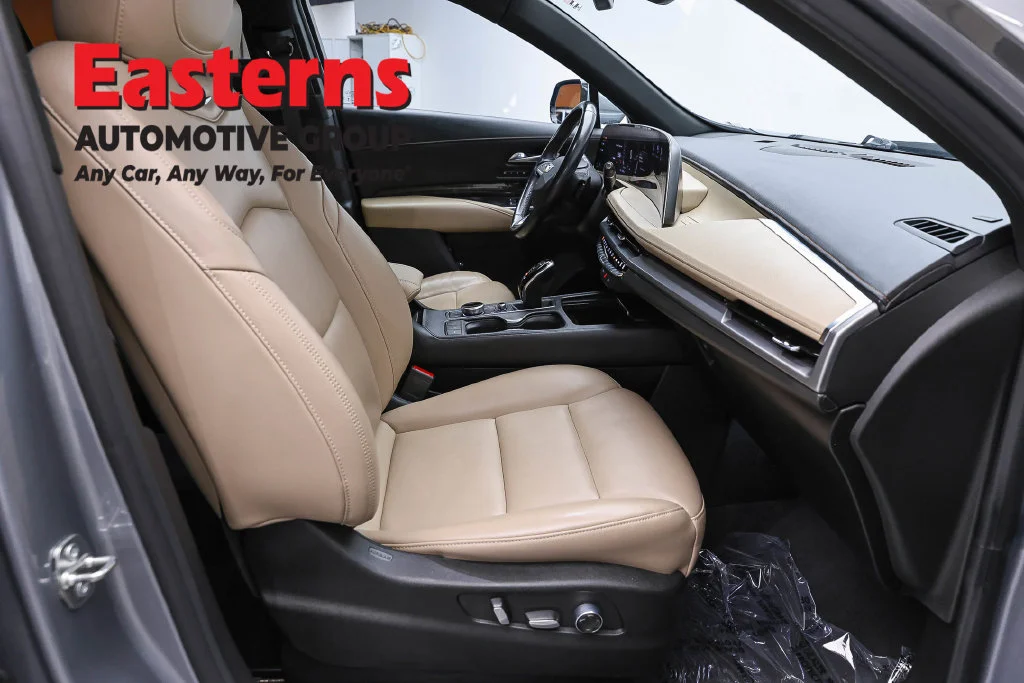 Used 2024 Silver Cadillac Premium Luxury image 27