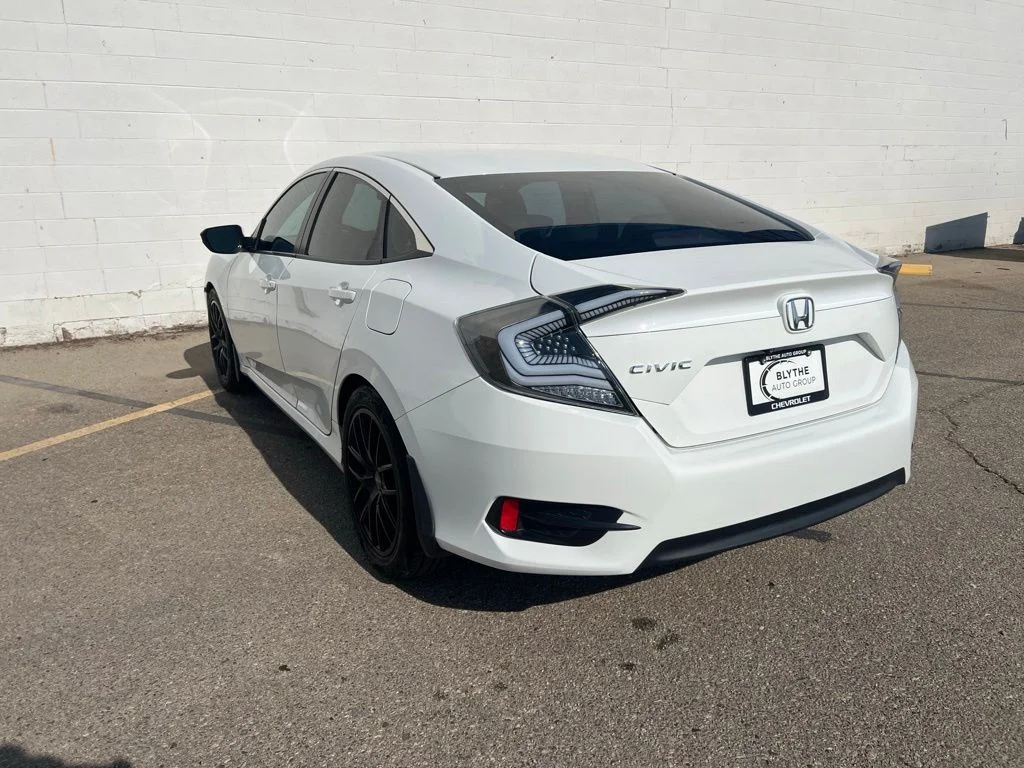 Used 2018 Taffeta White Honda LX image 3